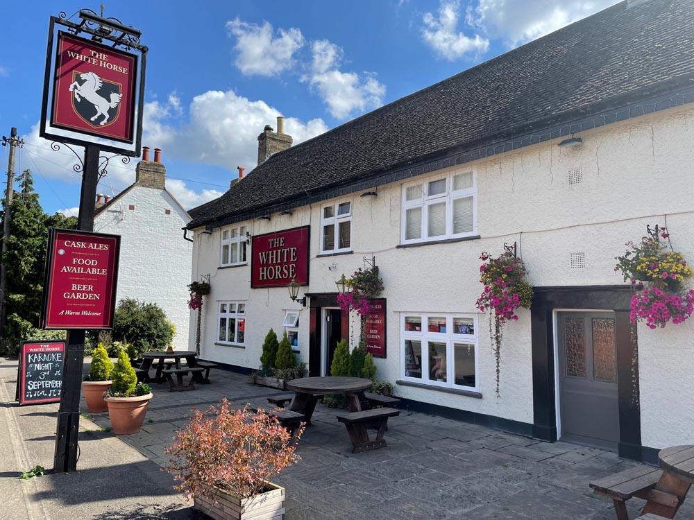 The White Horse Milton, exterior