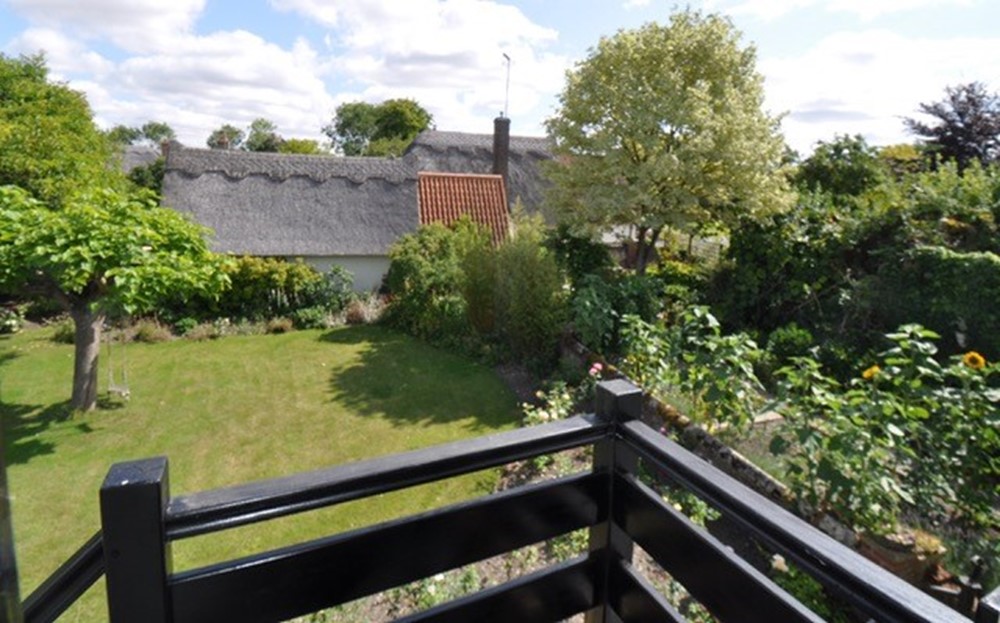 Chequer Cottage Accommodation - Balcony