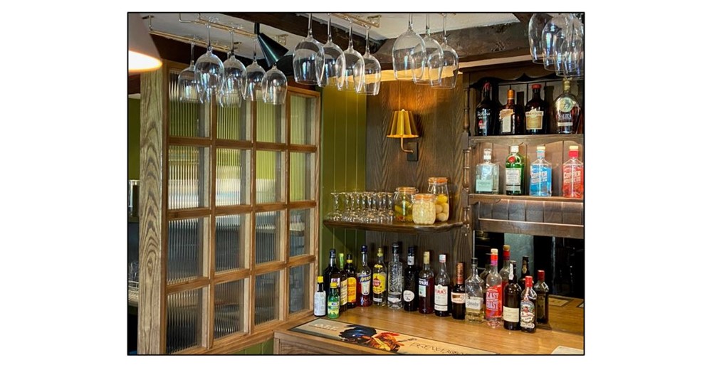 The Royal Oak - bar and glasses