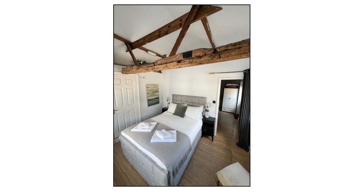The Cottage - bedroom