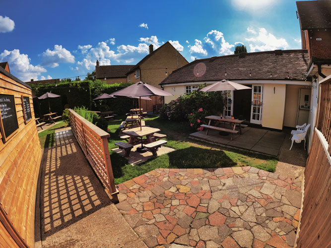 Three Horseshoes, garden