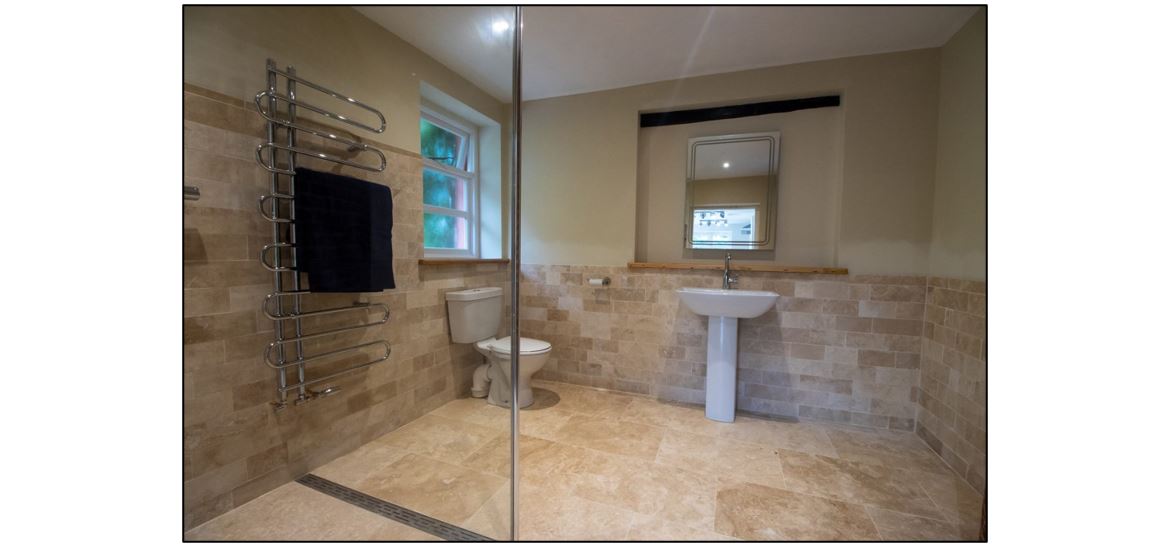 The Manor Dairy - wetroom