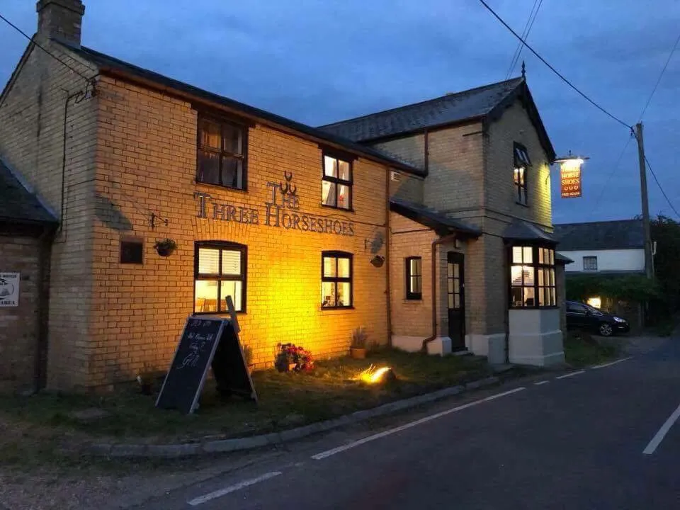 The Three Horseshoes, Graveley