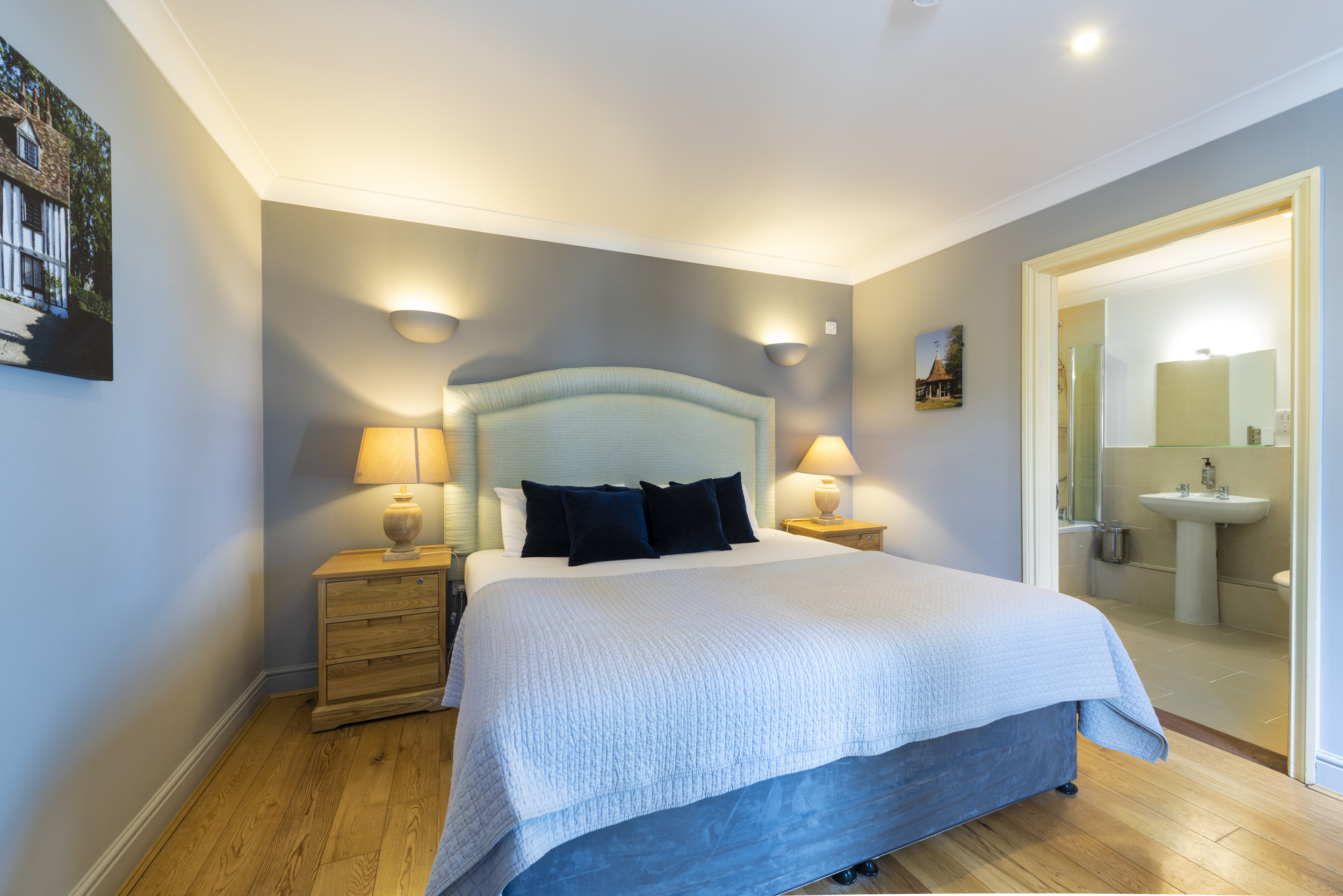 Black Bull Balsham bedroom