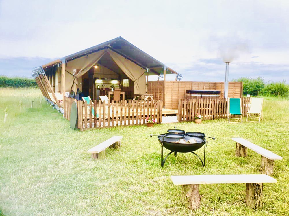 Hempsall Farm Vegan Glamping, glamping hut