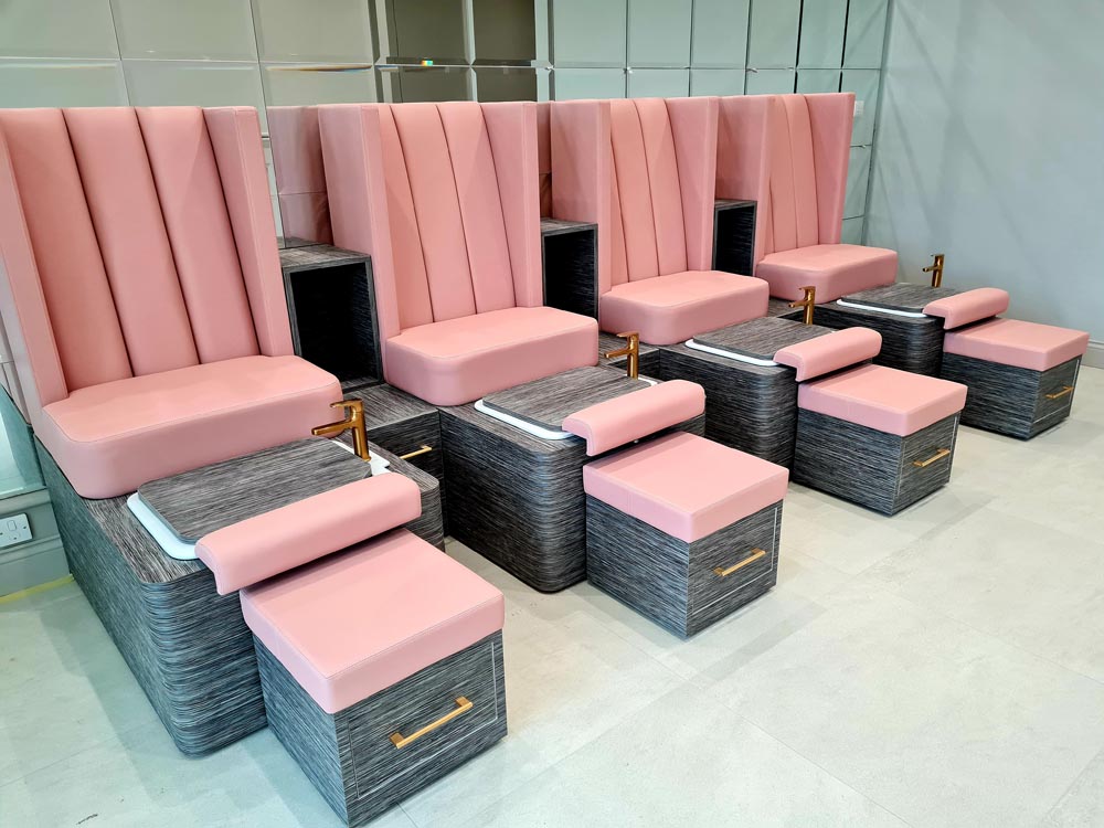 Cambridge Country Club, treatment chairs
