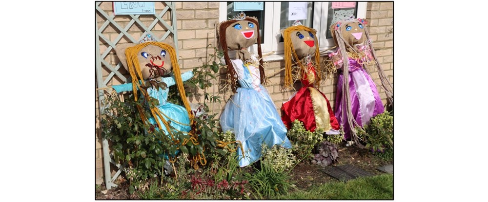 Foxton Scarecrow Festival - princesses