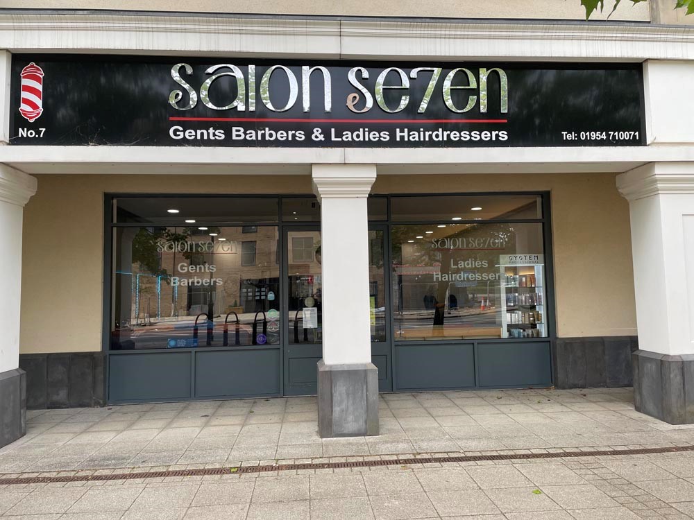 Salon Se7en, Cambourne, exterior