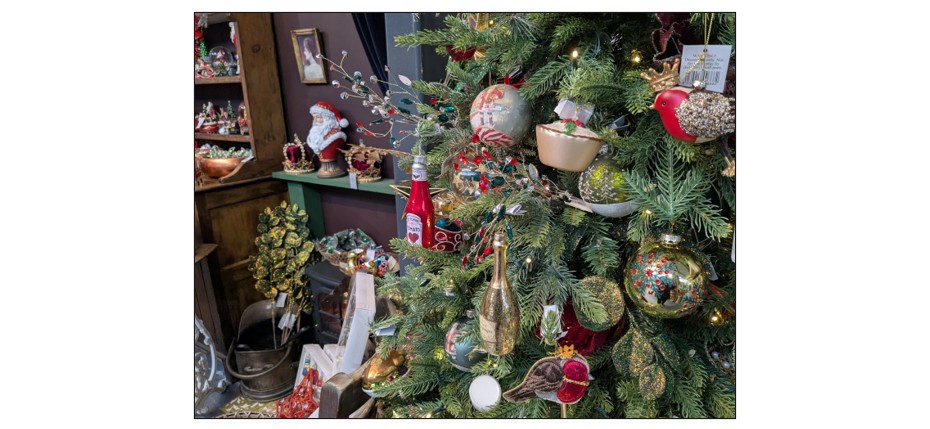 Christmas Village at Oakington Garden Centre - tree