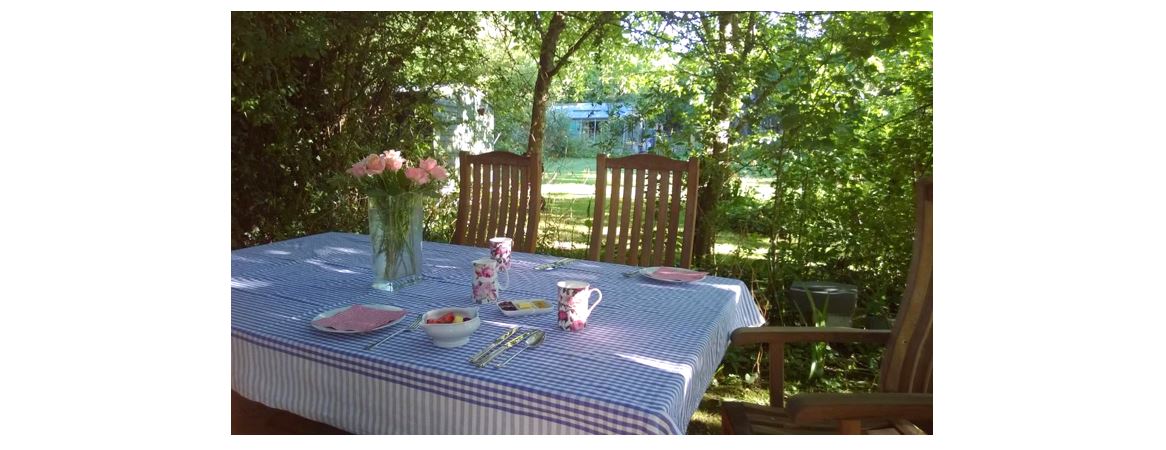  Orchard Pond Bed & Breakfast - garden dining