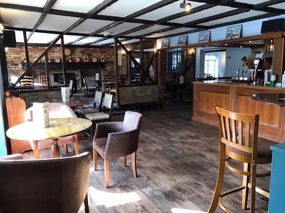 The George & Dragon Elsworth, bar area