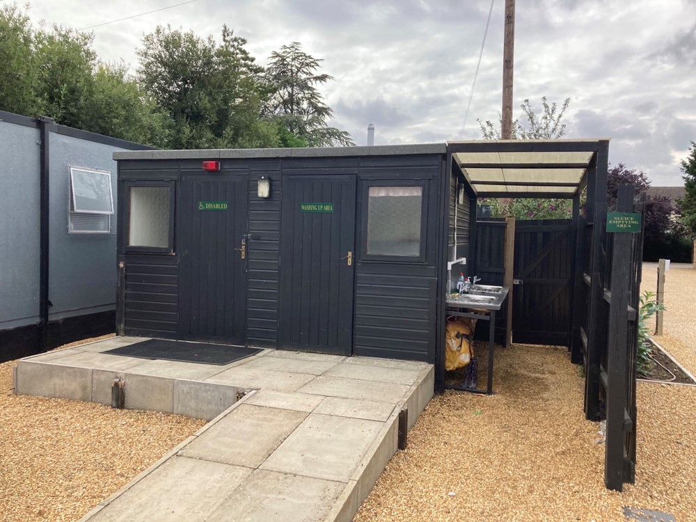 Chittering Park, facilities