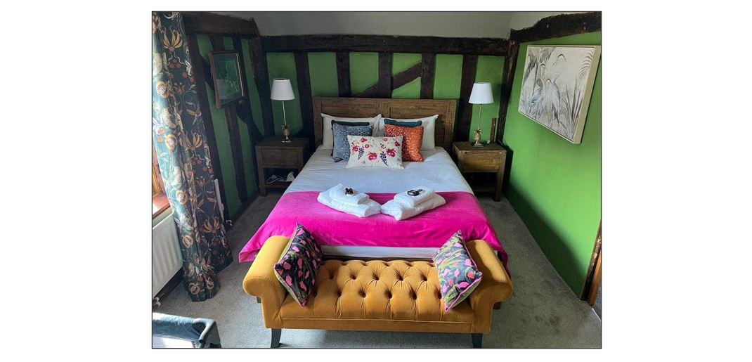 The Hole in the Wall - room