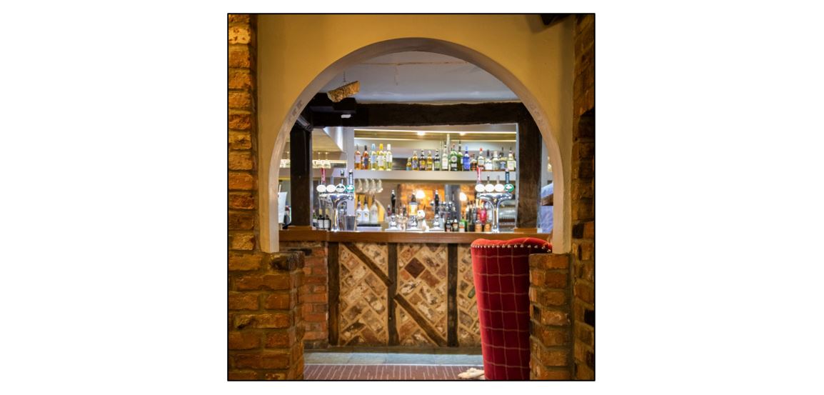 The Red Lion at Whittlesford Bridge - bar area