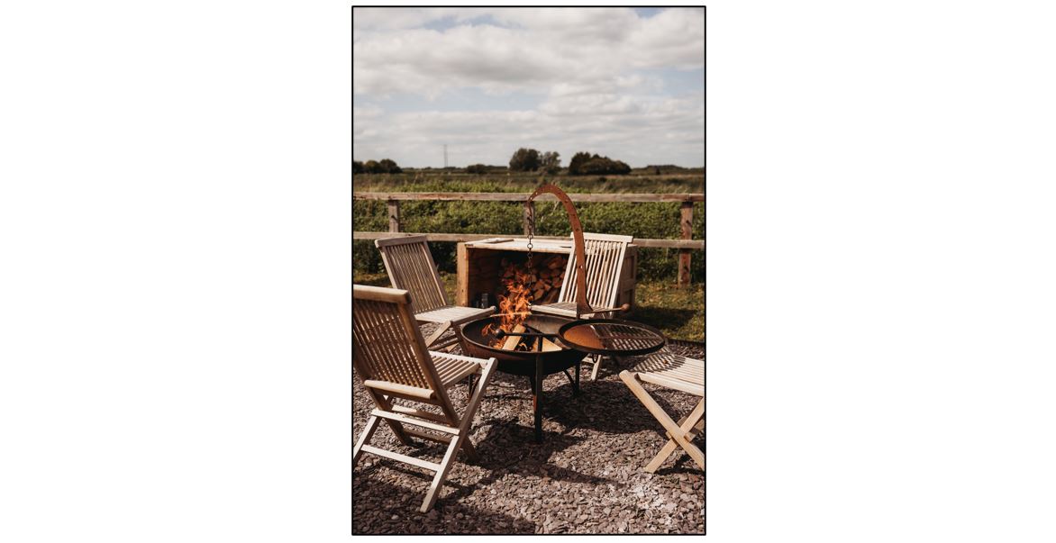 Fenland Retreats at Willow Grange Farm - fire pit and seating