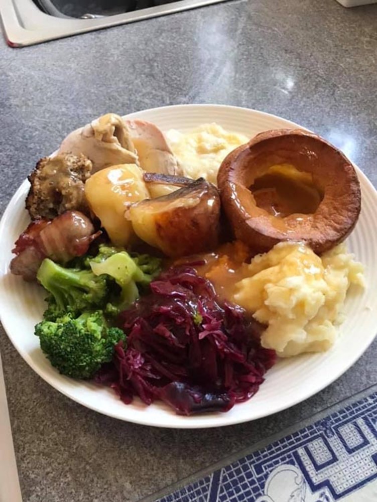 Pig and Abbot Abbington Pigotts, Sunday lunch