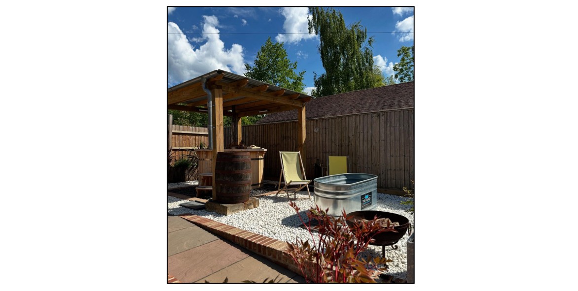 Chill at the Yard - hot tub in the summer