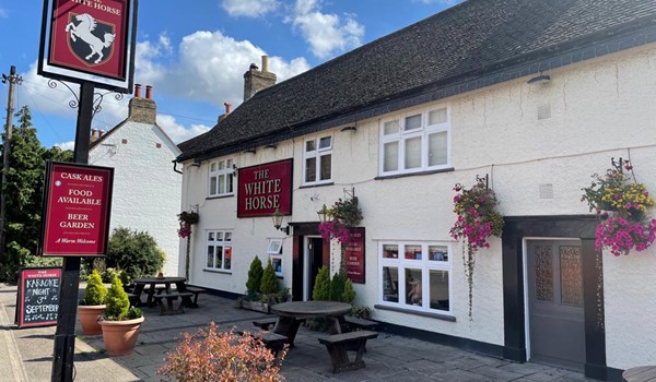 The White Horse, Milton