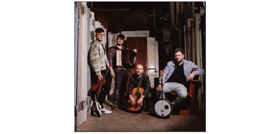 Dallahan - Outdoor courtyard concert