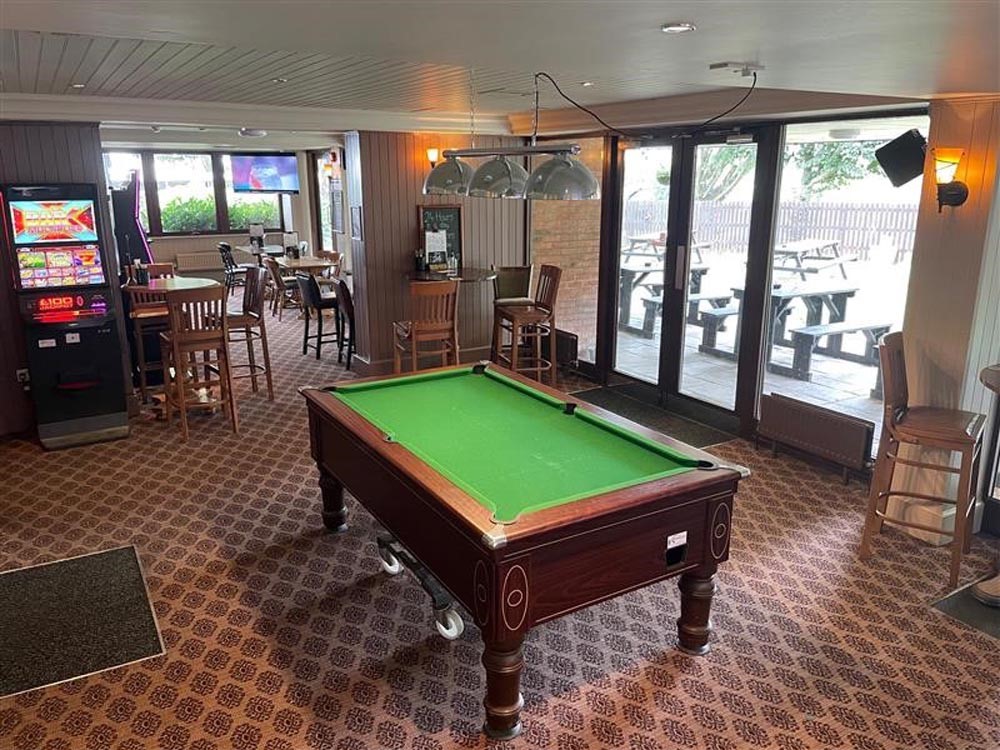 The Fox, Bar Hill, Pool and gaming area