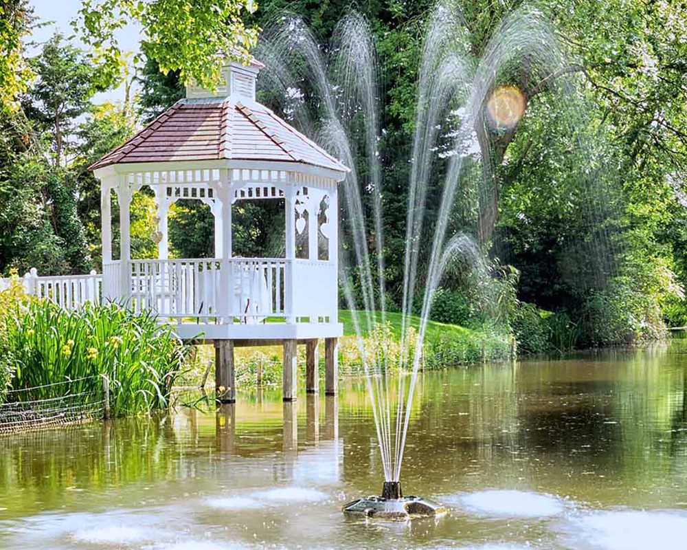 Sheene Mill, fountain