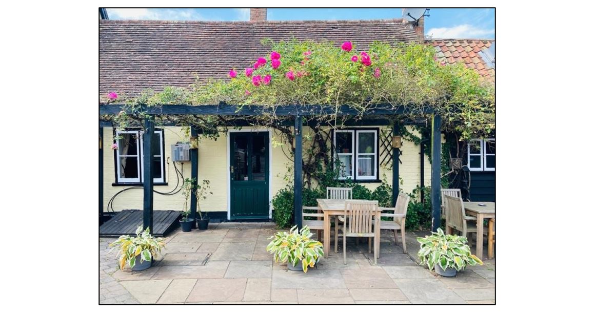 The Cock Inn Gamlingay, pergola