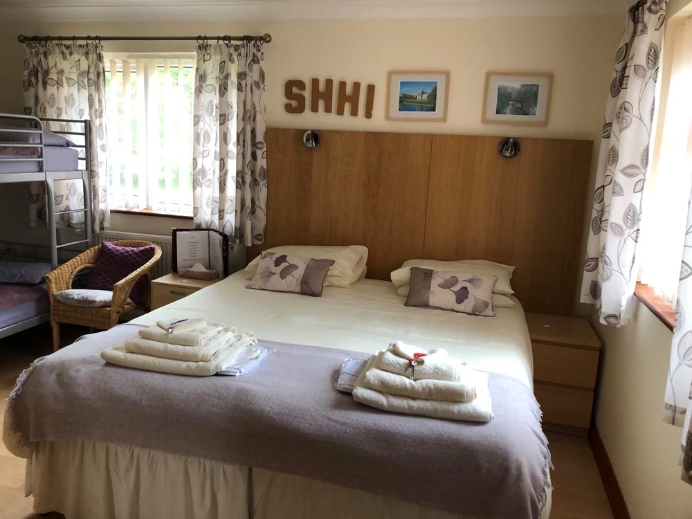 The Poplars Bed and Breakfast, bedroom