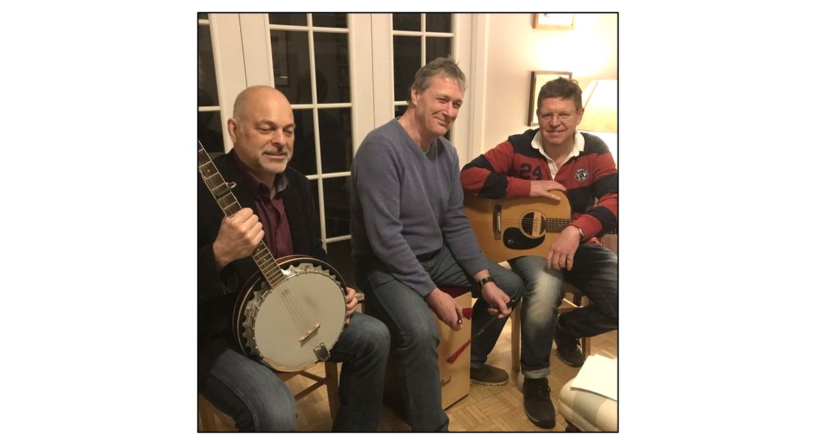 Live Music from Marilyn & The Fine Apes