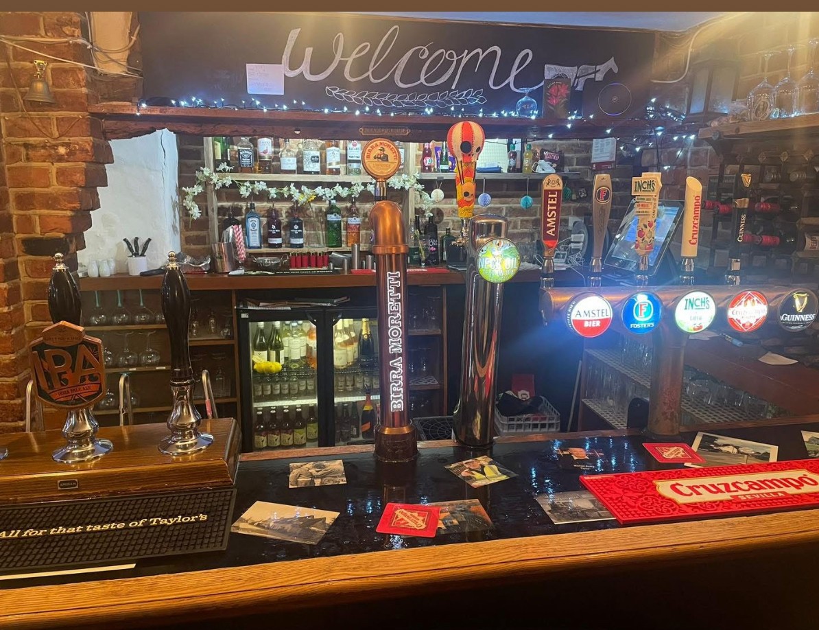 The Waggon and Horses, Steeple Morden, bar